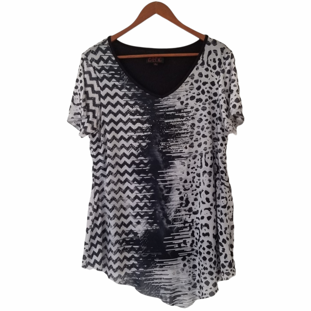 French Blue, Asymmetric Top Animal Print Short Sleeve - Size M